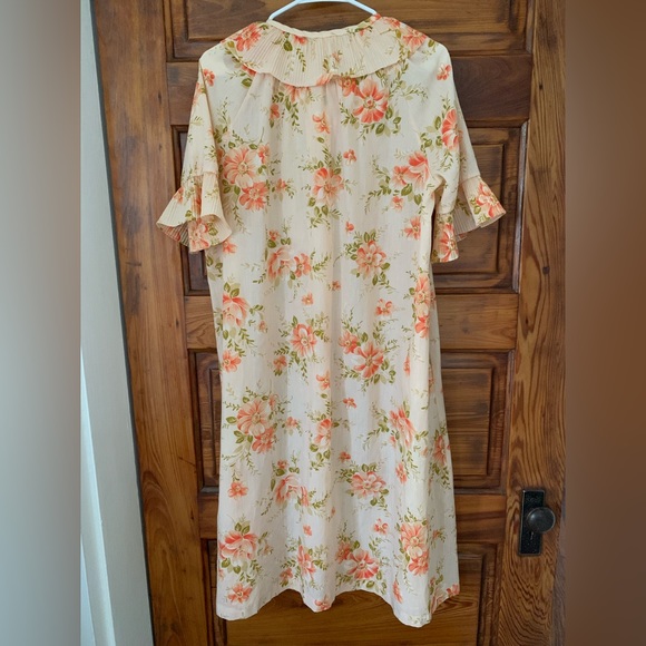 Vintage Smart time peachy house dress/robe - Picture 2 of 11